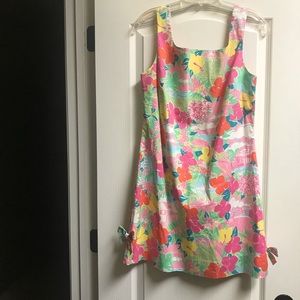 Lily Pulitzer sheath dress. Size 10